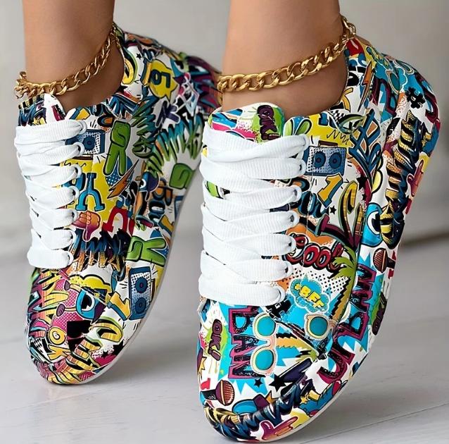 Women's graffiti print sneakers